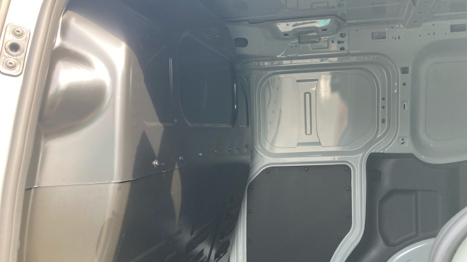 Ford Transit Courier Diesel 1.5 EcoBlue Limited Van - Image 18
